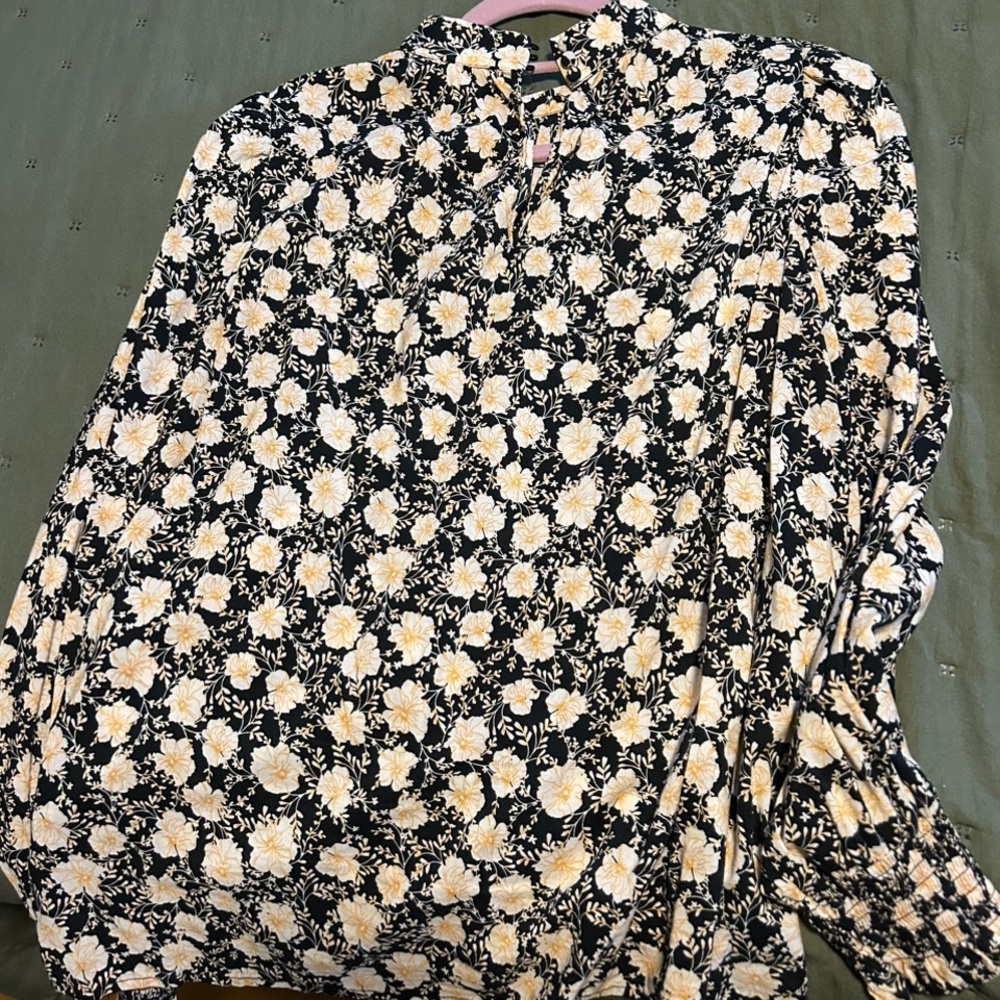 Target Brand Blouse - Picture 2 of 2